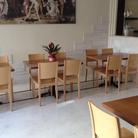 Dionysion Hotell 2*