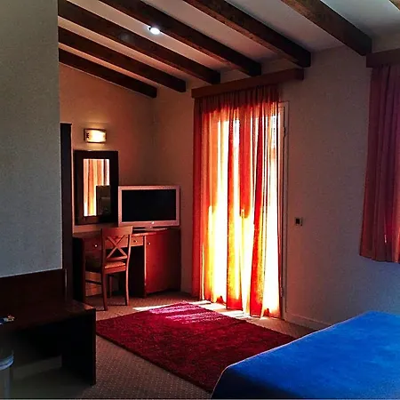Hotell Dionysion Thebes